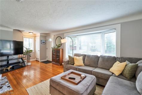 5215 Mayview Road Lyndhurst OH 44124