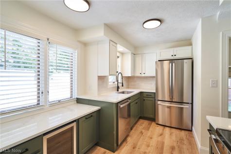 5215 Mayview Road Lyndhurst OH 44124