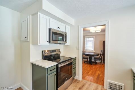 5215 Mayview Road Lyndhurst OH 44124
