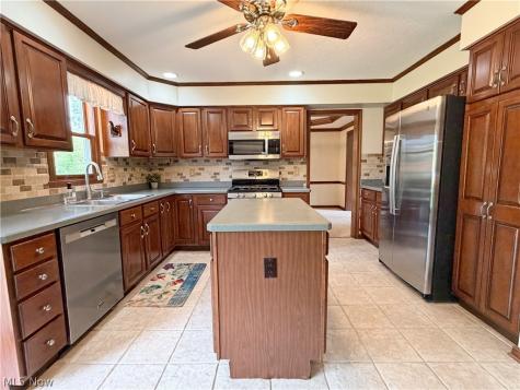 2975 Vincent Drive Seven Hills OH 44131