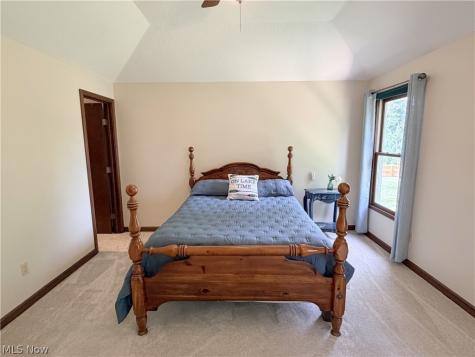 2975 Vincent Drive Seven Hills OH 44131