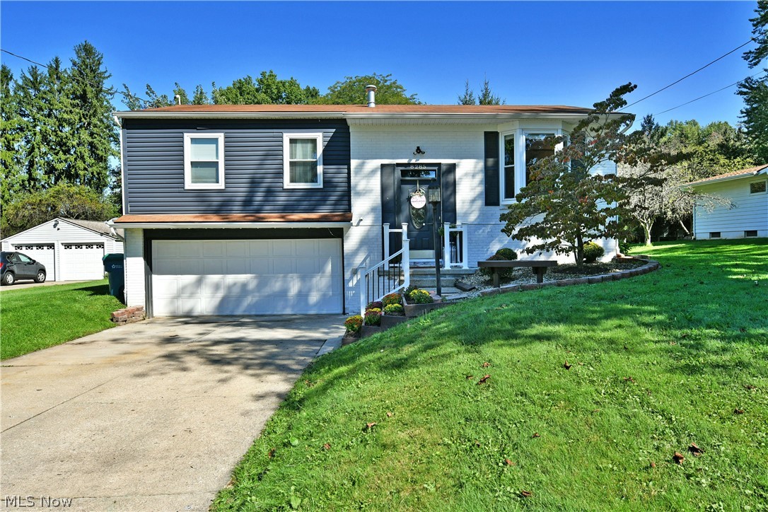 8285 Longview Drive NE Warren OH 44484