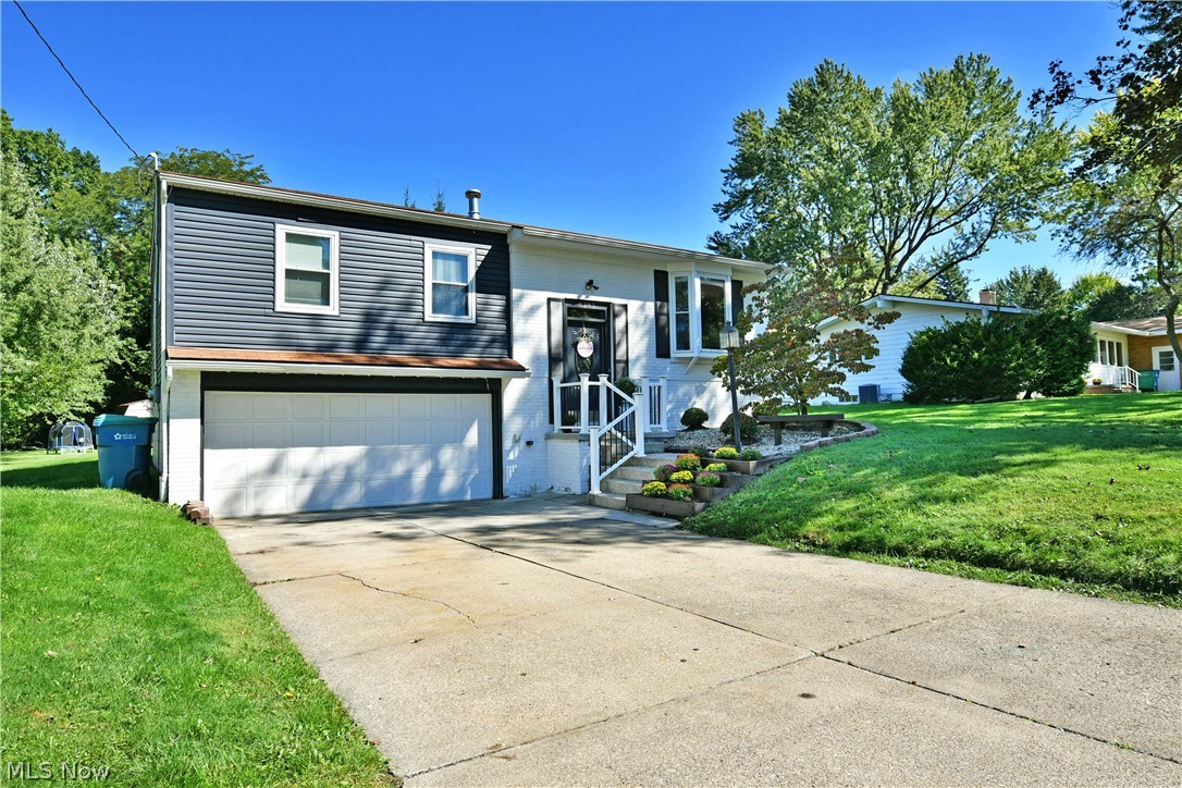 8285 Longview Drive NE Warren OH 44484