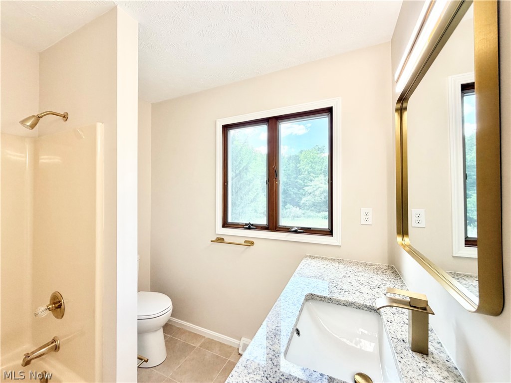 17610 Creekside Drive Chagrin Falls OH 44023
