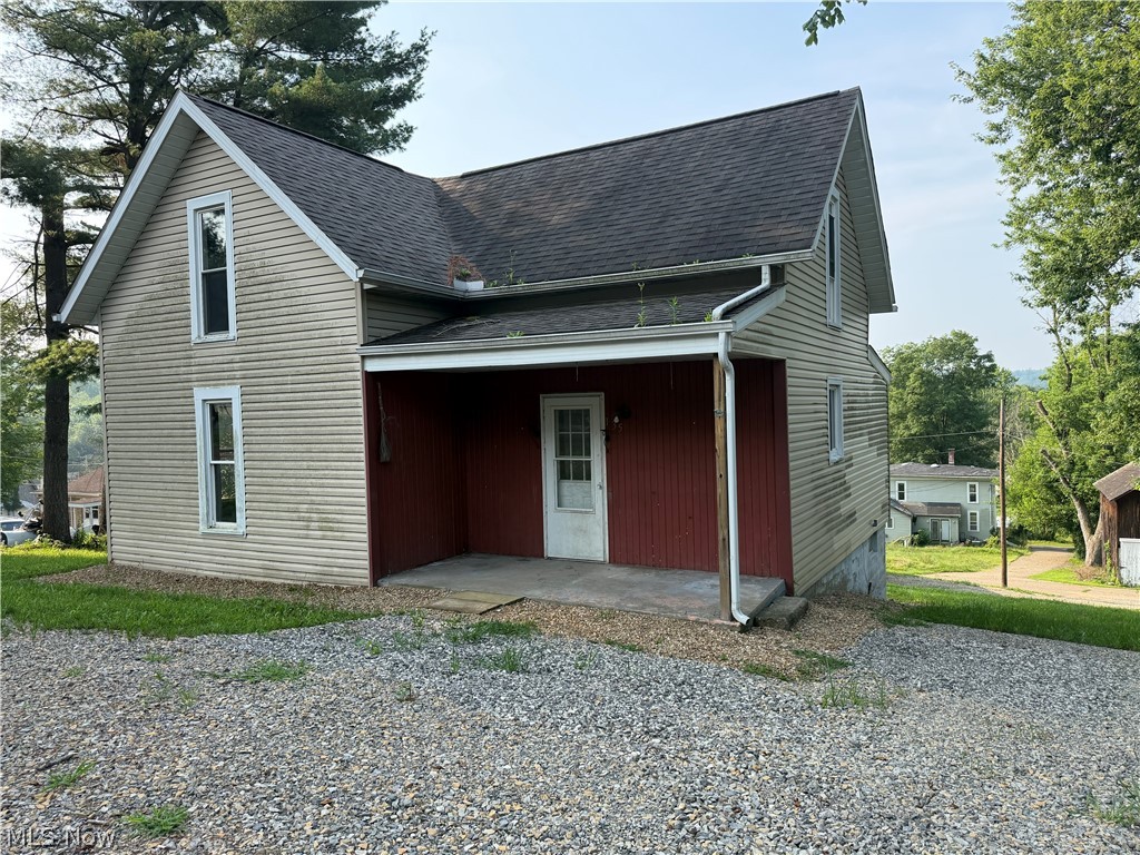 135 Mound Street Sherrodsville OH 44675