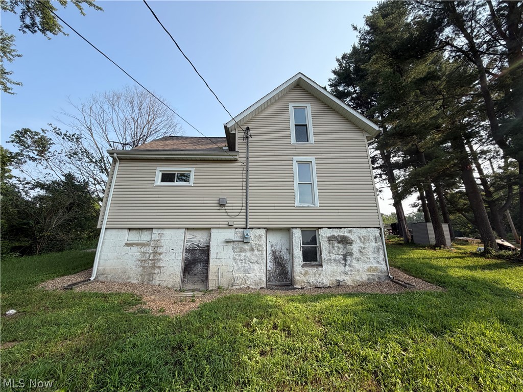 135 Mound Street Sherrodsville OH 44675