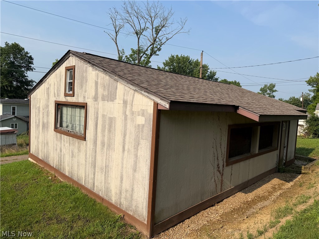 135 Mound Street Sherrodsville OH 44675