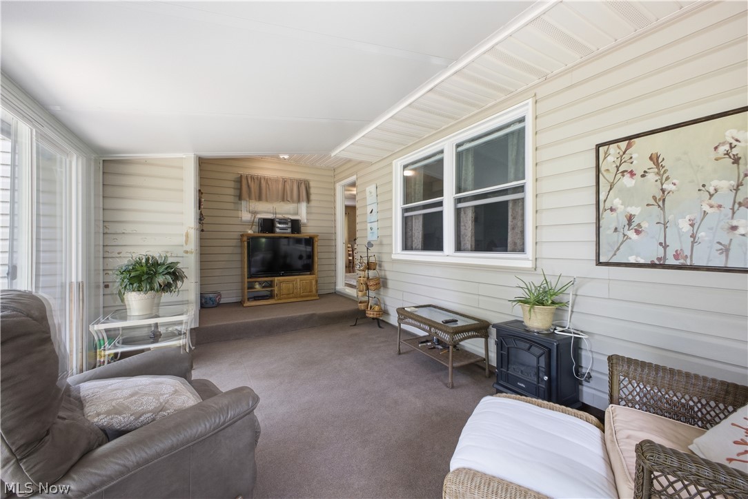 222 Sunset Court Columbiana OH 44408