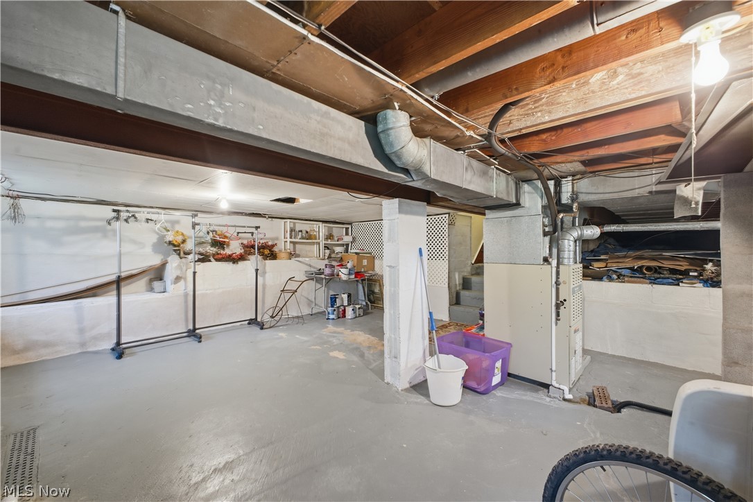 222 Sunset Court Columbiana OH 44408
