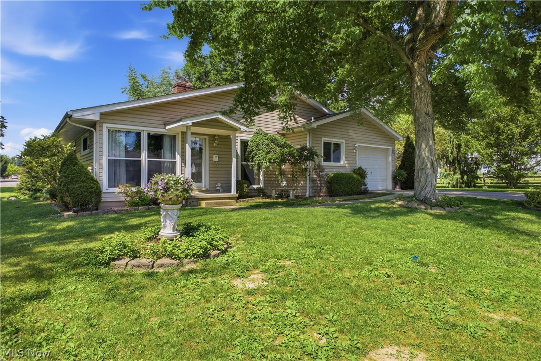 222 Sunset Court Columbiana OH 44408