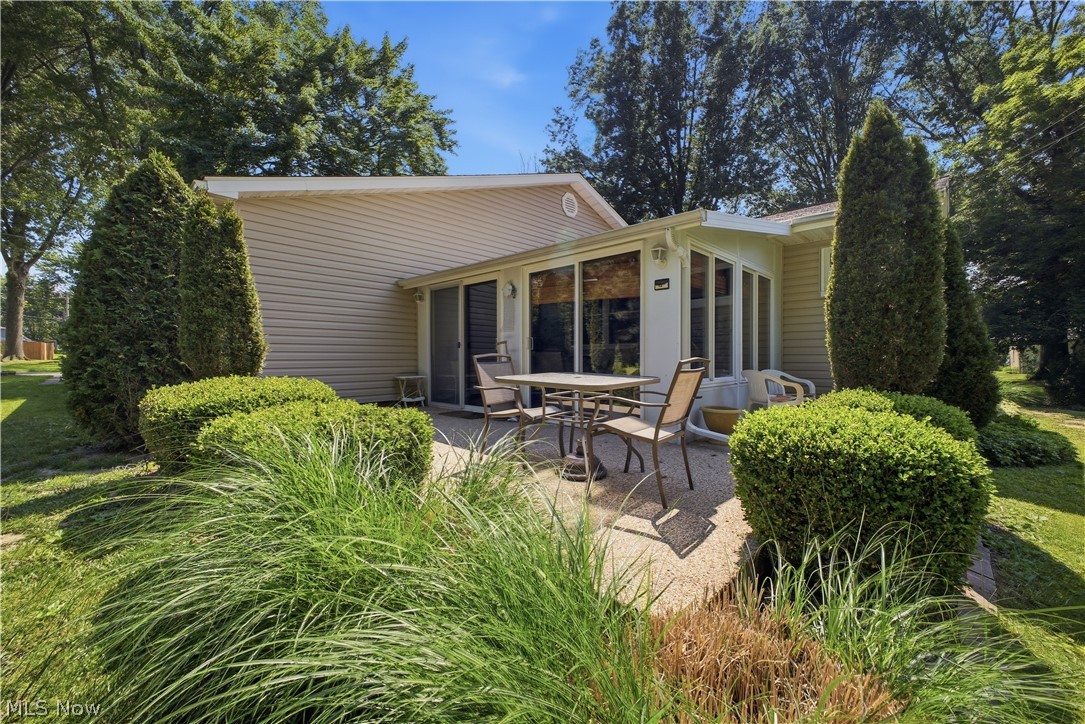 222 Sunset Court Columbiana OH 44408