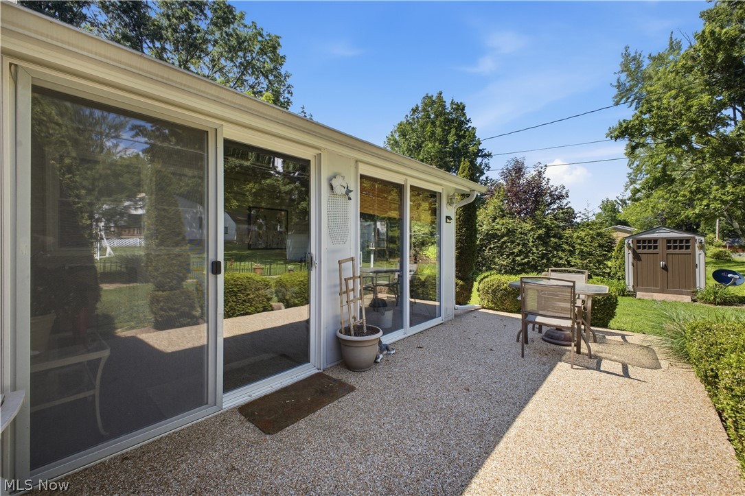 222 Sunset Court Columbiana OH 44408