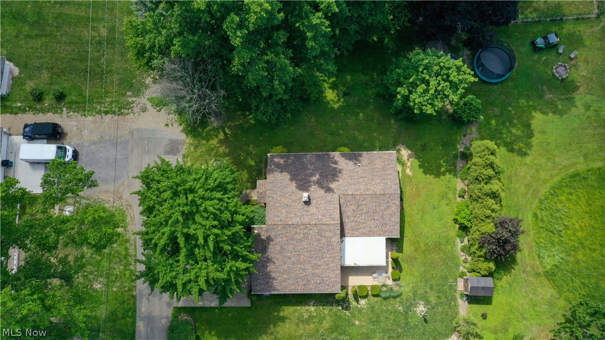 222 Sunset Court Columbiana OH 44408