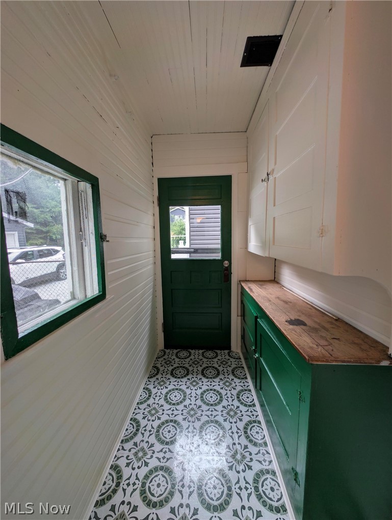 56 Charlotte Street Akron OH 44303