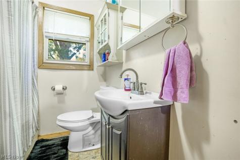 1707 Mohawk Drive Akron OH 44306