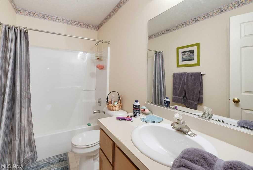 528 Houghton Road Sagamore Hills OH 44067