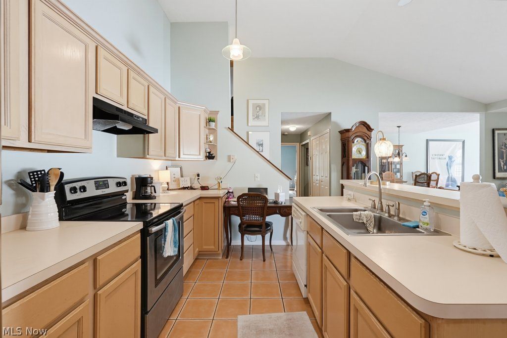 528 Houghton Road Sagamore Hills OH 44067