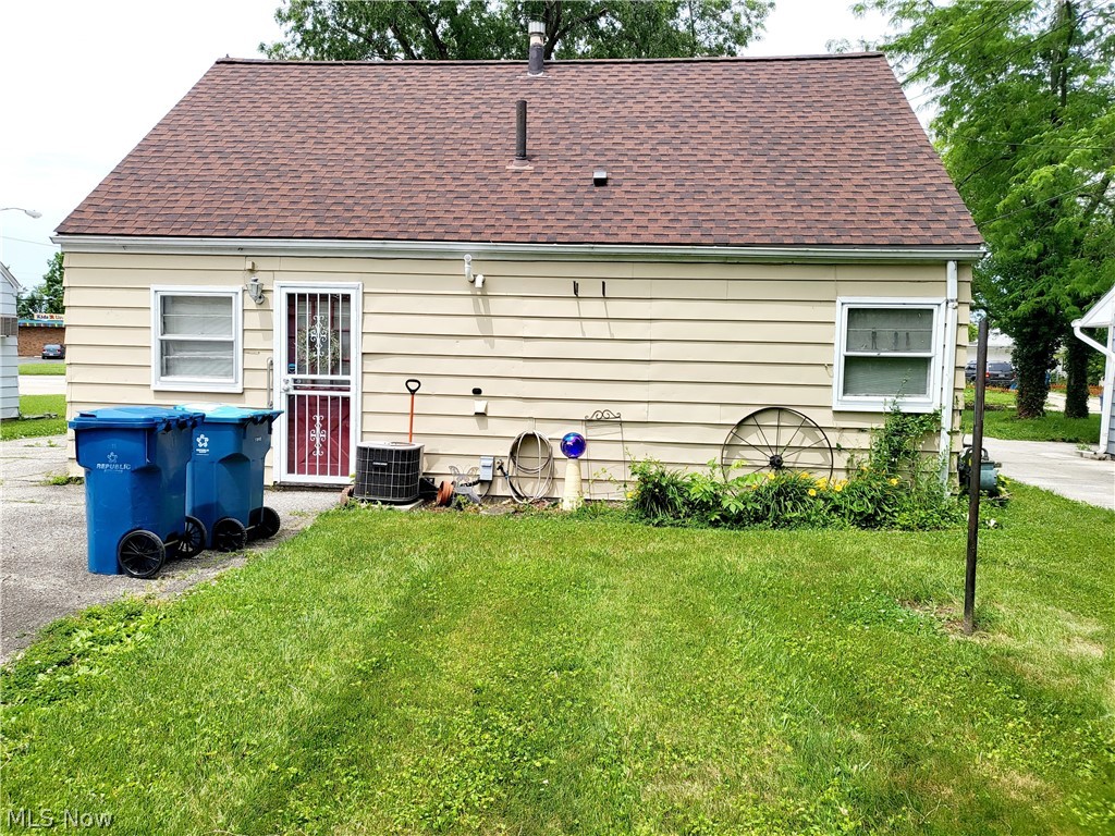 2874 Grant Street Lorain OH 44052