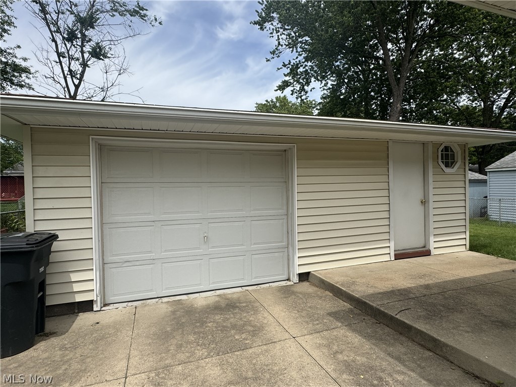 905 Carnegie Avenue Akron OH 44314