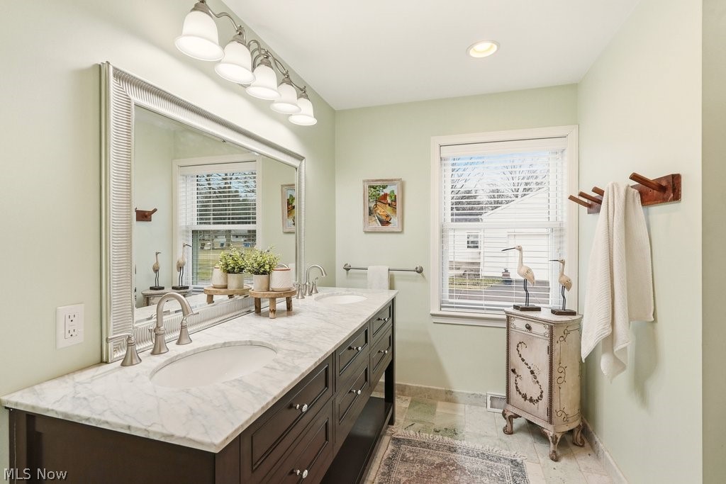 569 Atterbury Boulevard Hudson OH 44236