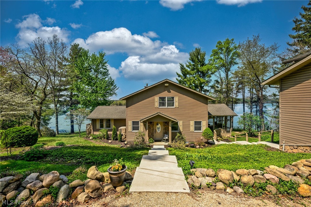 2873 Lodge Road SW Sherrodsville OH 44675