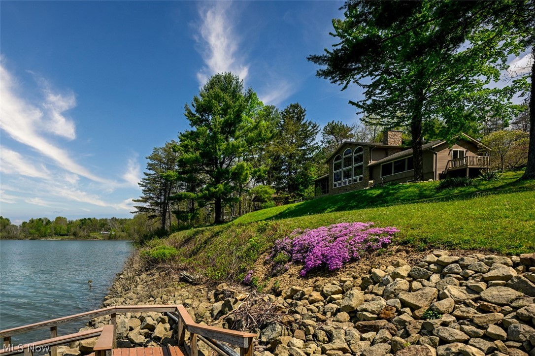 2873 Lodge Road SW Sherrodsville OH 44675