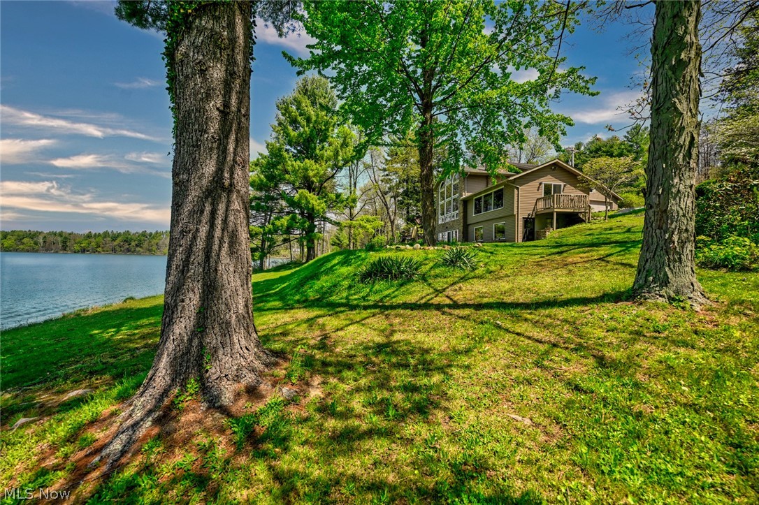2873 Lodge Road SW Sherrodsville OH 44675
