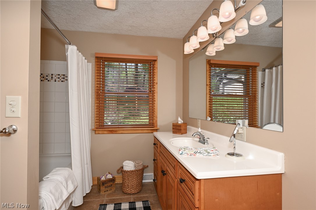 2873 Lodge Road SW Sherrodsville OH 44675