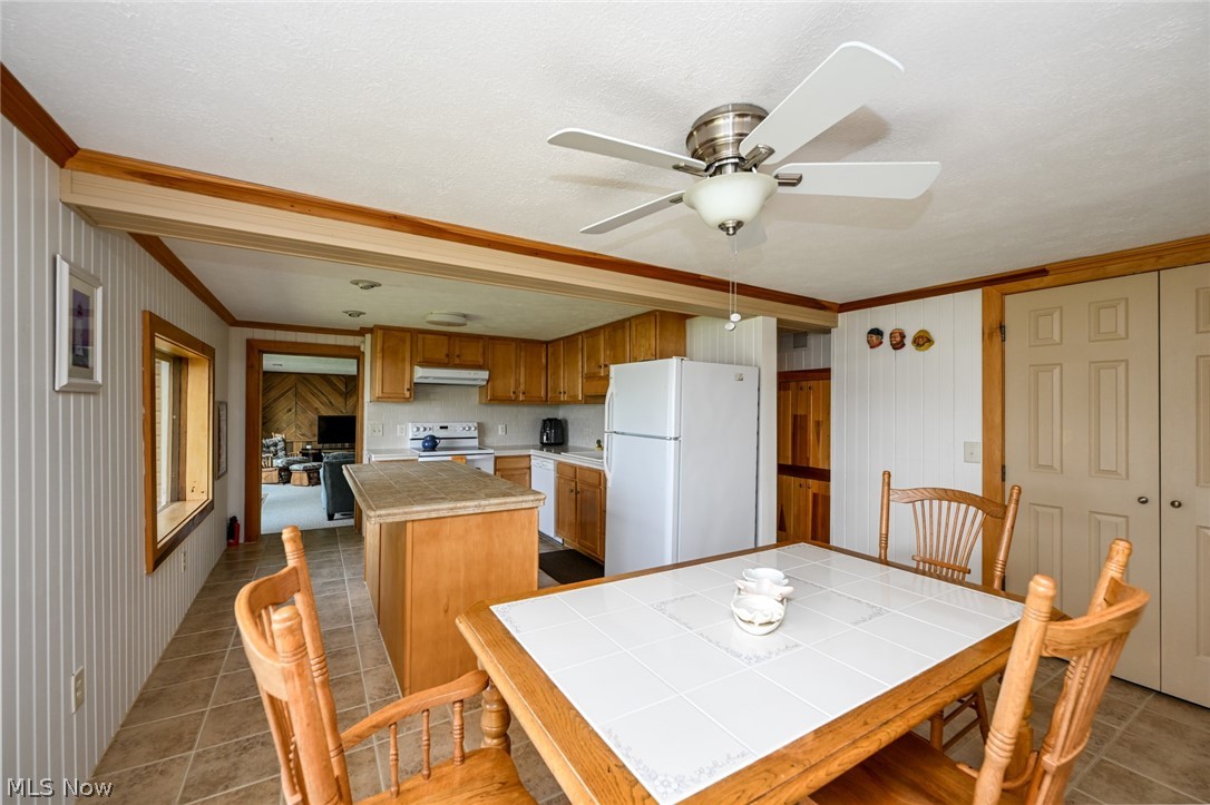 2873 Lodge Road SW Sherrodsville OH 44675