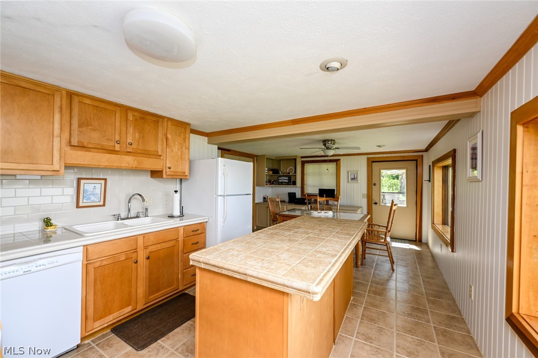 2873 Lodge Road SW Sherrodsville OH 44675