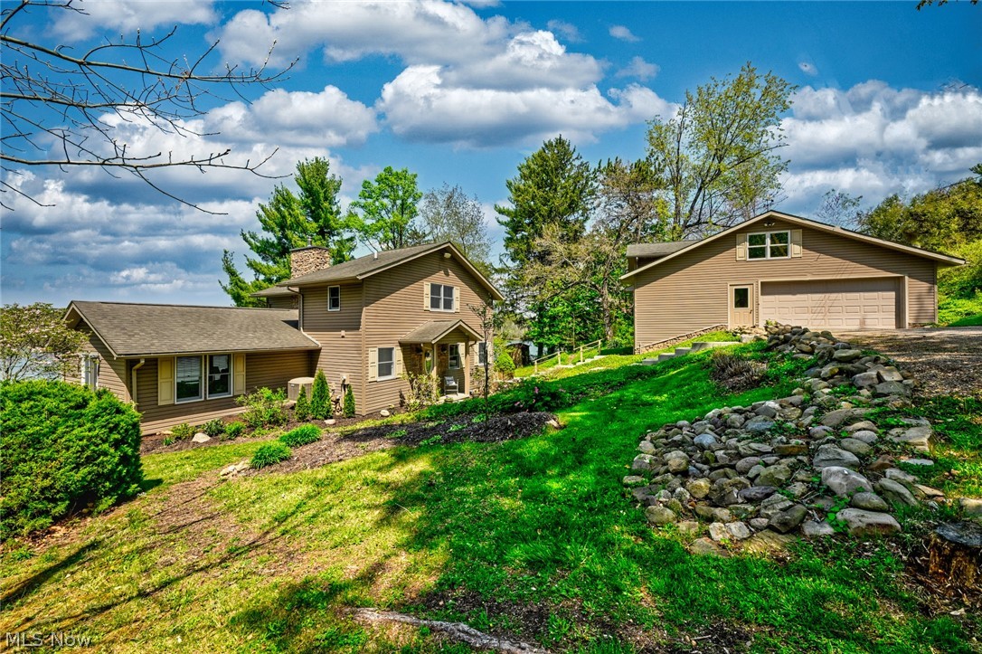 2873 Lodge Road SW Sherrodsville OH 44675