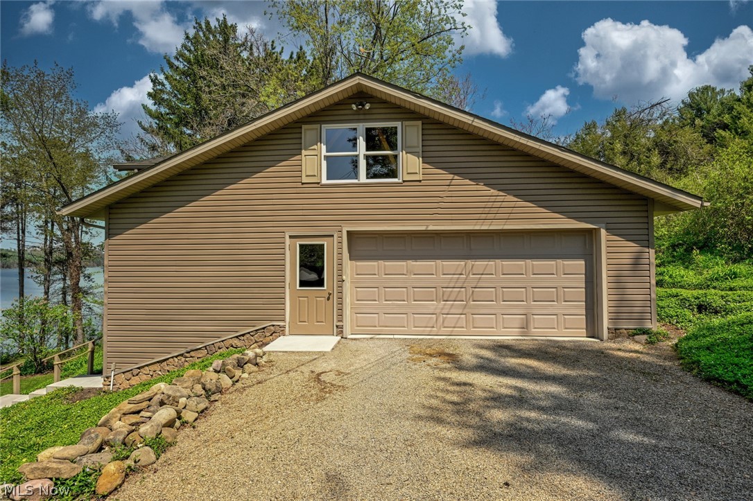 2873 Lodge Road SW Sherrodsville OH 44675