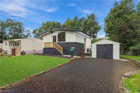 1159 Jeanie J Avenue Akron OH 44310