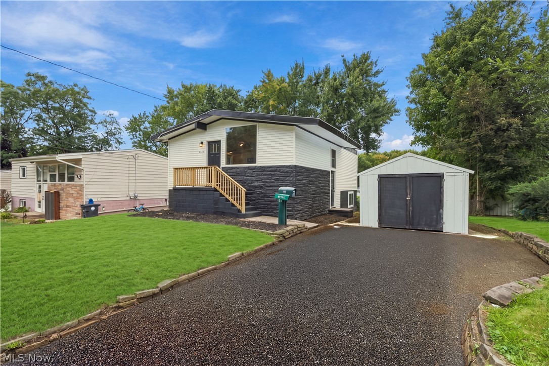 1159 Jeanie J Avenue Akron OH 44310