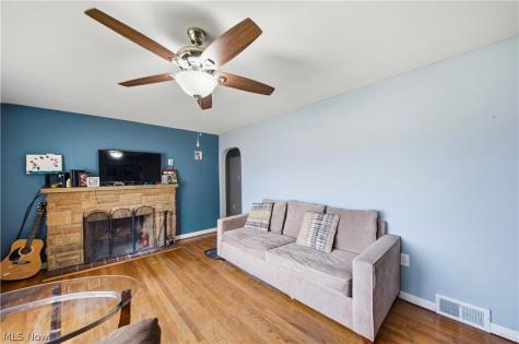1528 Maryland Avenue Lorain OH 44052