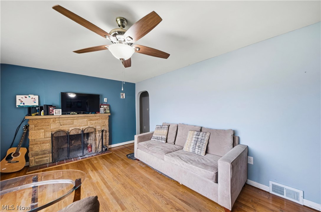 1528 Maryland Avenue Lorain OH 44052