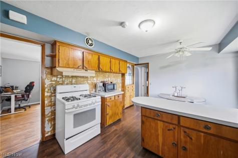 1528 Maryland Avenue Lorain OH 44052