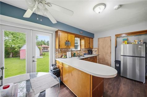 1528 Maryland Avenue Lorain OH 44052