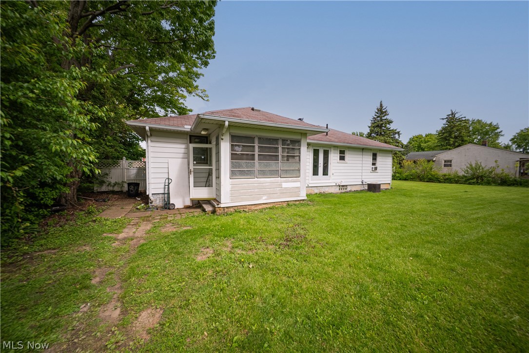 1528 Maryland Avenue Lorain OH 44052