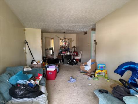 18062 Blandford Road Cleveland OH 44121