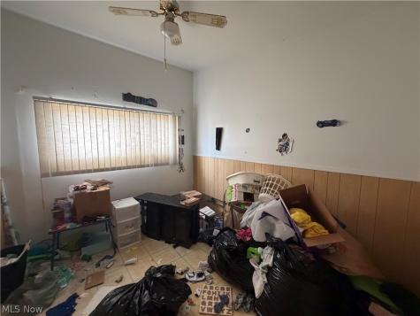18062 Blandford Road Cleveland OH 44121