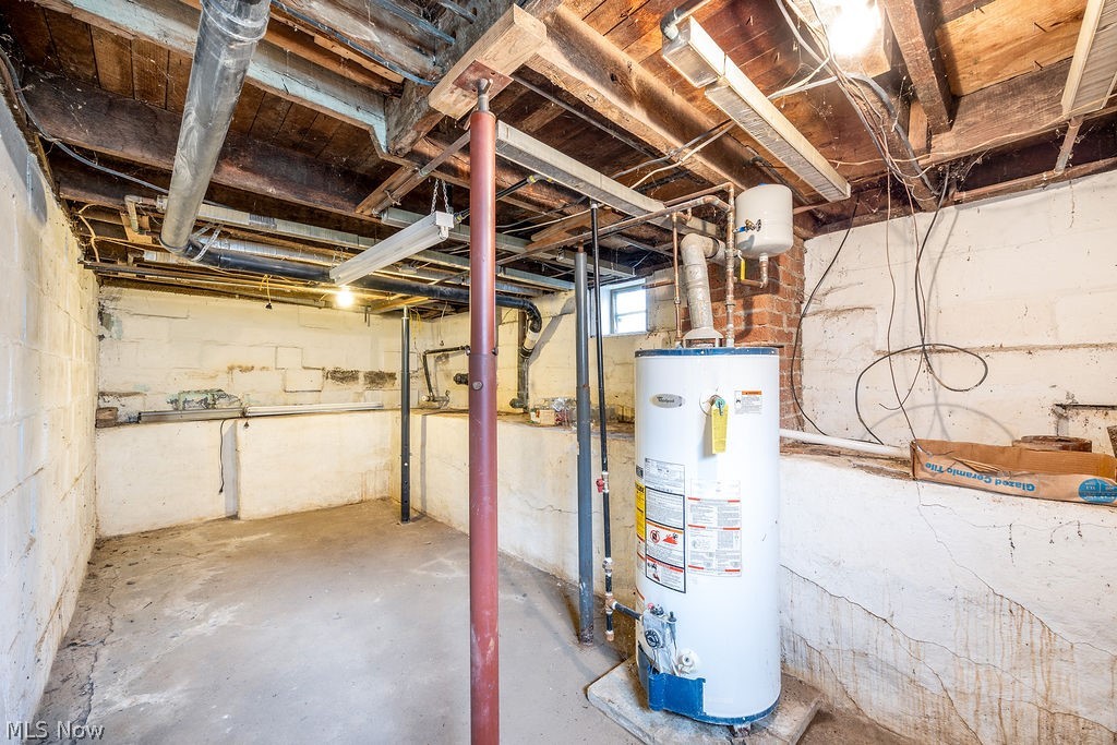 6886 State Route 821 Whipple OH 45788