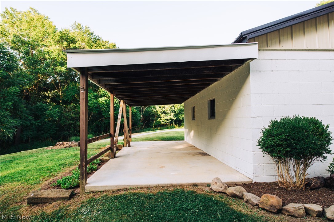 1965 Hall Drive Coshocton OH 43812