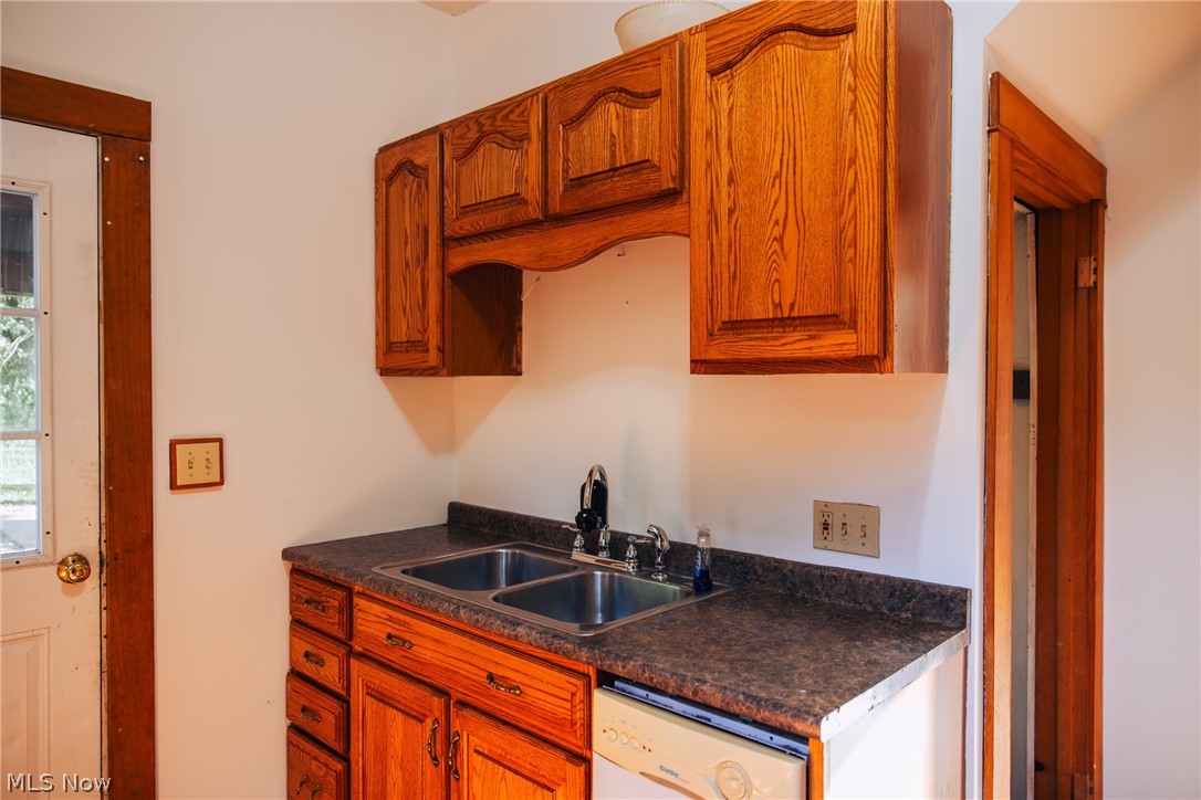 1965 Hall Drive Coshocton OH 43812