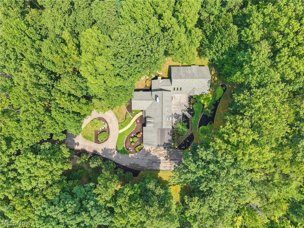 20 Stonecreek Drive Chagrin Falls OH 44022