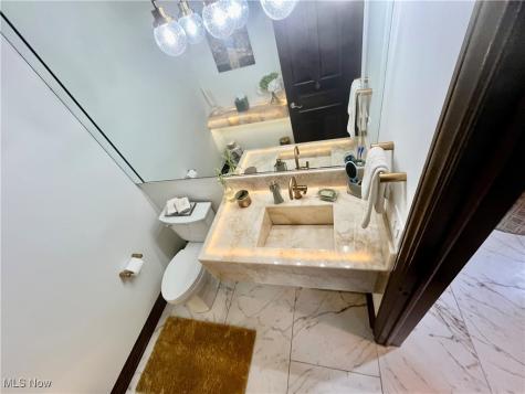 23547 Quail Hollow Westlake OH 44145