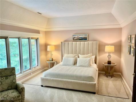 23547 Quail Hollow Westlake OH 44145