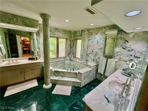 23547 Quail Hollow Westlake OH 44145