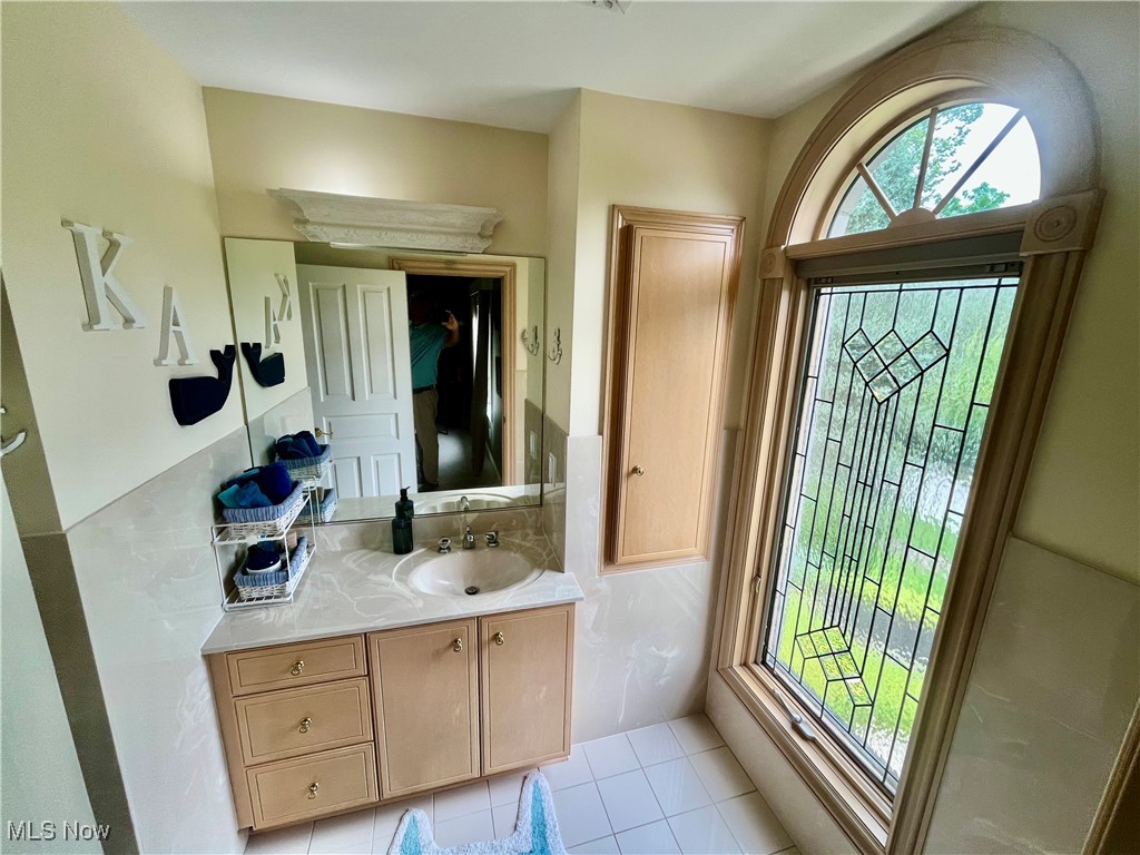 23547 Quail Hollow Westlake OH 44145