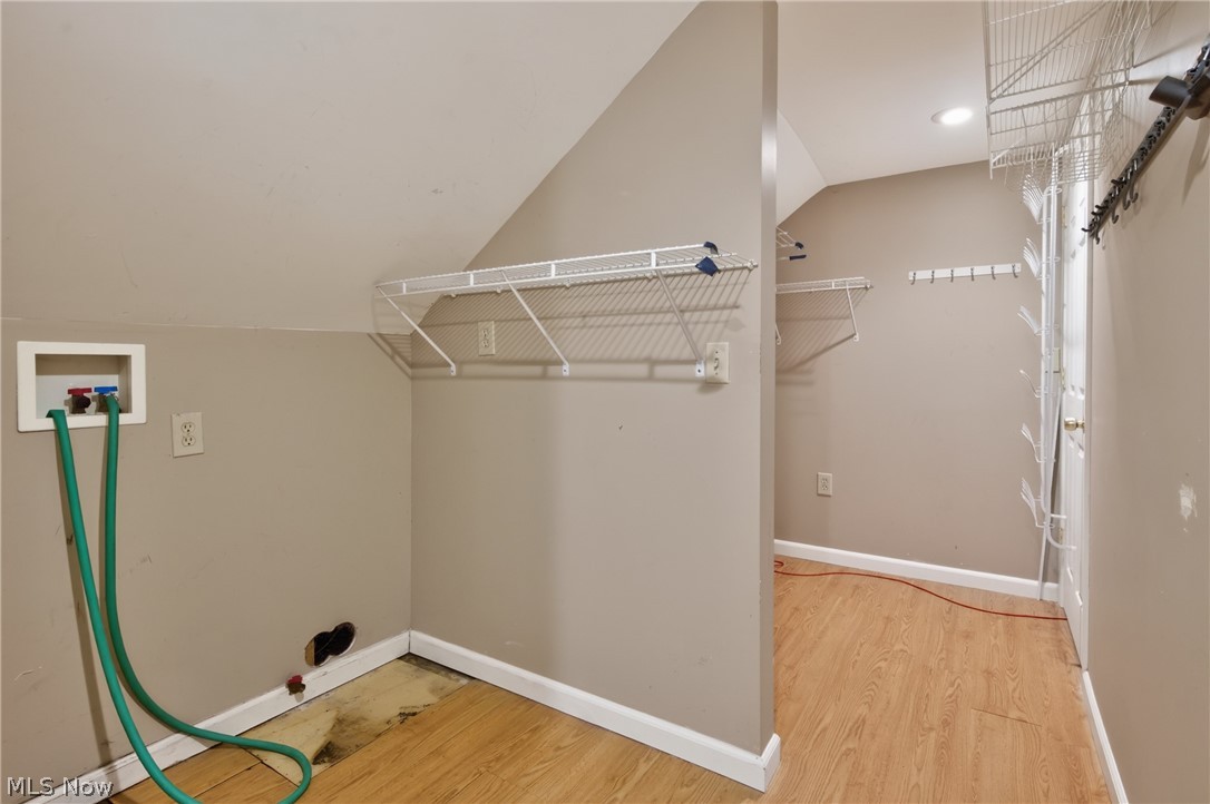 2223 Carabel Avenue Lakewood OH 44107
